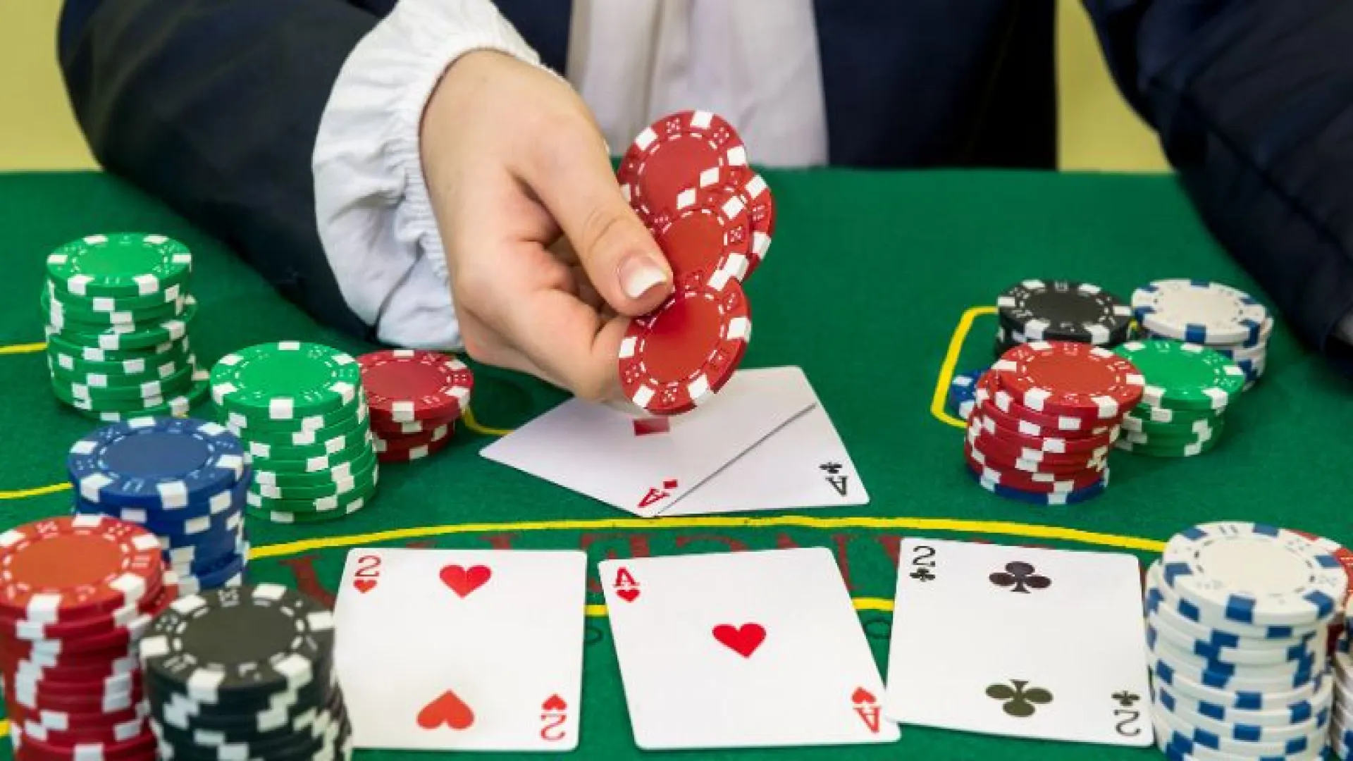 Đánh bài Baccarat Manclub online cách thức tham gia và chọn sòng bài uy tín